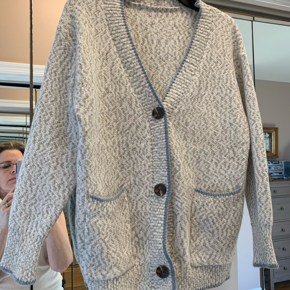 Cream Cardigan Sweater with Chunky Knit and Long Sleeves